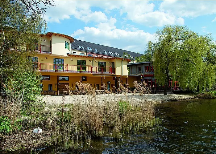 Seminar- und Gästehaus Flussbad Gartenstrasse Berlin